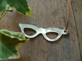 grin　天然貝で作られた　メガネのネックレス　（881A09）④